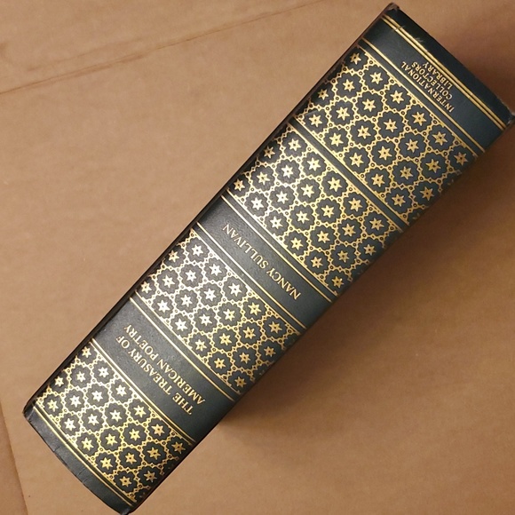 Other - 📚Treasury Of American Poetry